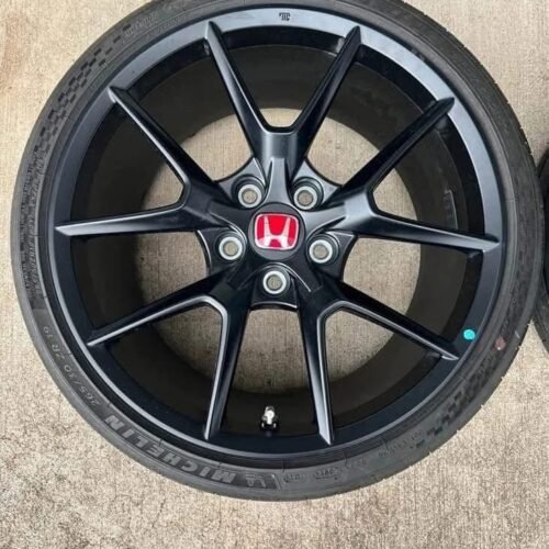 Honda Civic Type R FL5
OEM Wheels & Tires