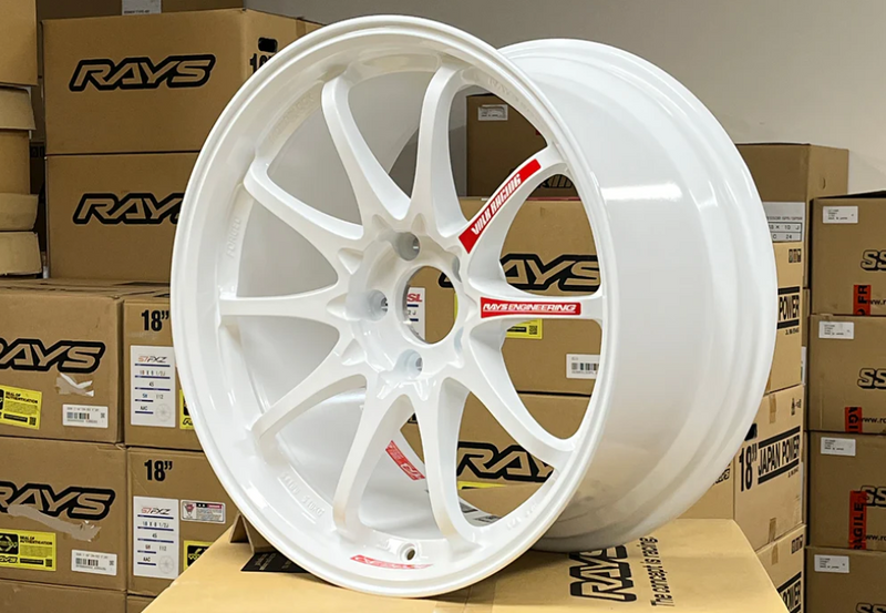 HOME / FK8+/FL5 CIVIC TYPE R AND DE5 INTEGRA TYPE S SPEC WHEELS SET OF 4 / VOLK RACING CE28SL 18X9.5 +42 5X120 DASH WHITE WHEELS *SET OF 4*